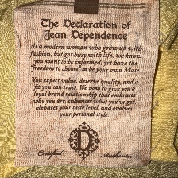 Democracy Yellow Button Down Top with Adjustable Sleeves NWT - Picture 7 of 11